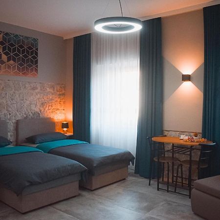 סיני Apartments Jelovic מראה חיצוני תמונה