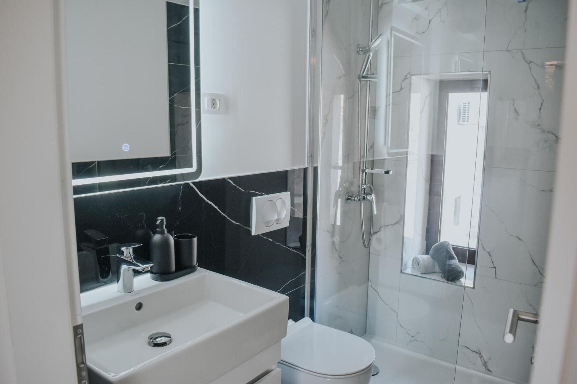 סיני Apartments Jelovic מראה חיצוני תמונה