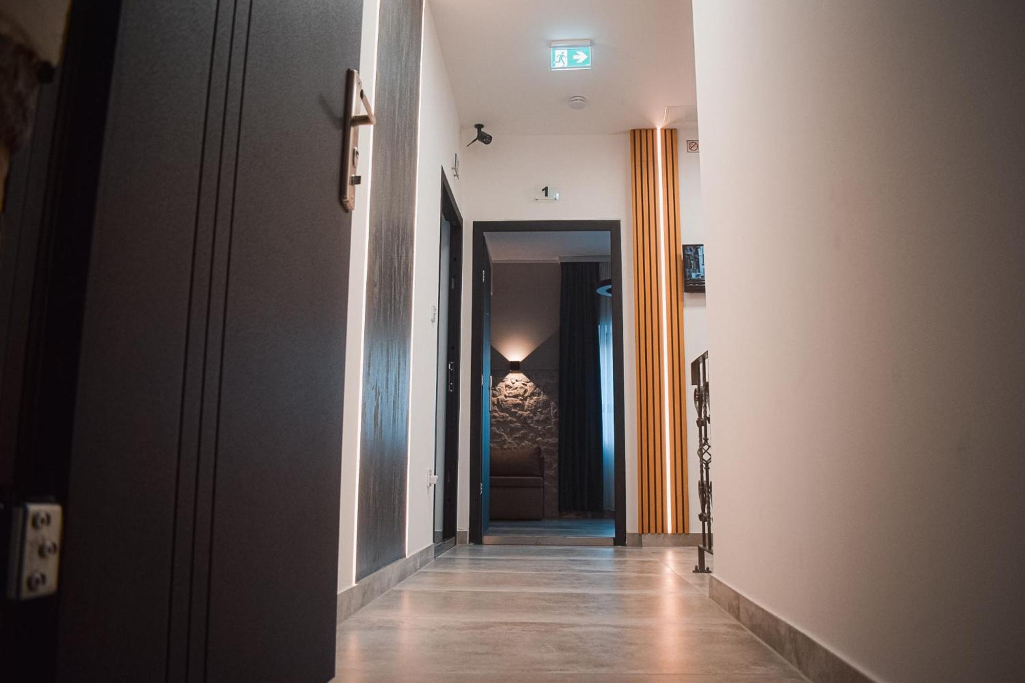 סיני Apartments Jelovic מראה חיצוני תמונה