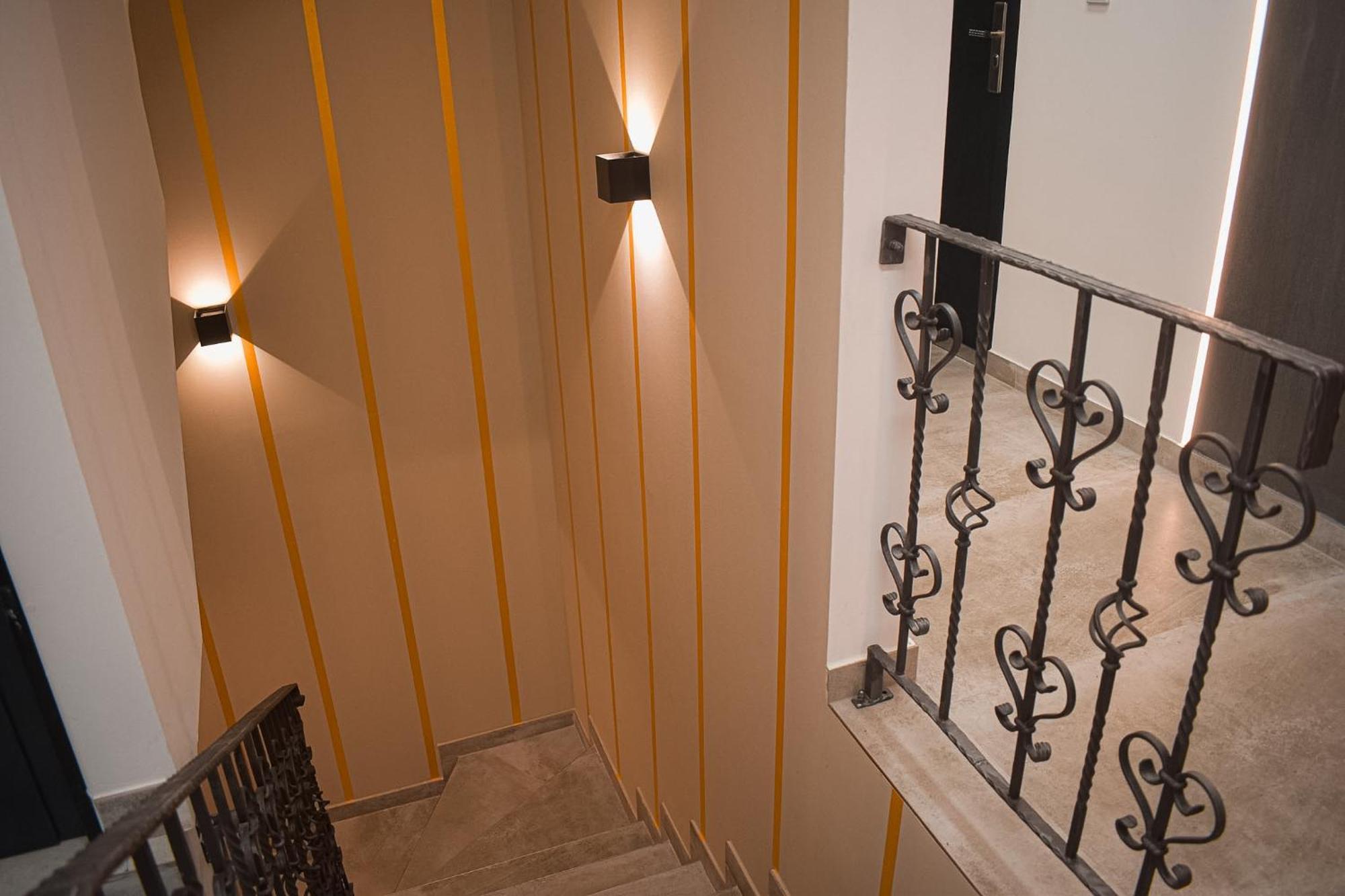 סיני Apartments Jelovic מראה חיצוני תמונה
