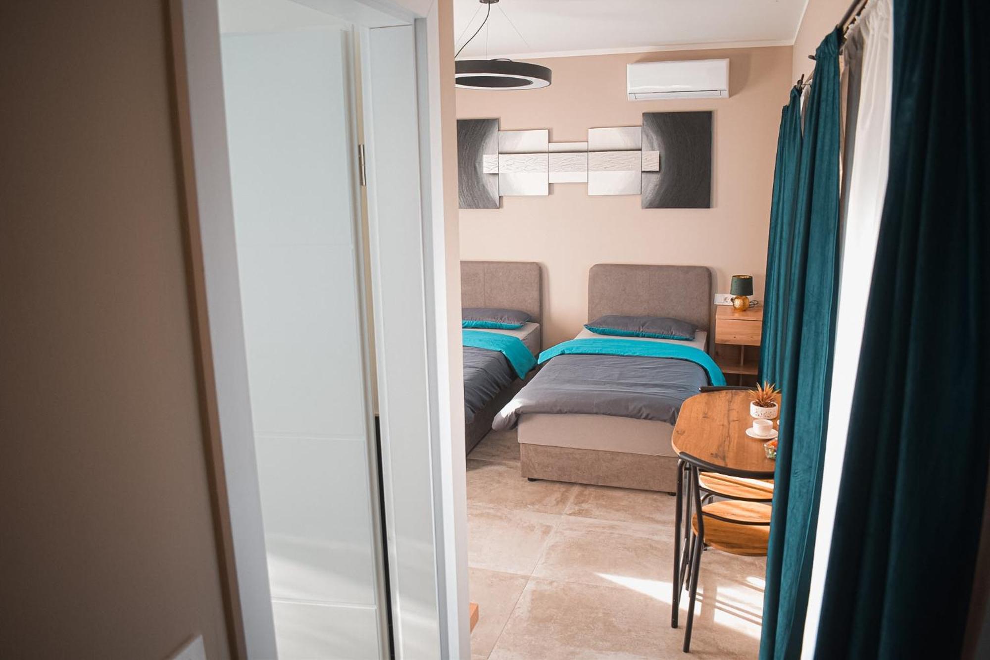 סיני Apartments Jelovic מראה חיצוני תמונה