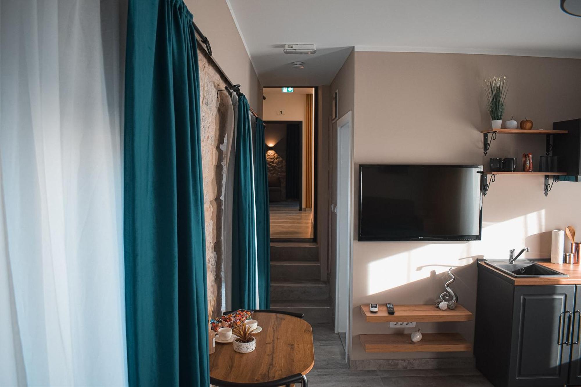 סיני Apartments Jelovic מראה חיצוני תמונה