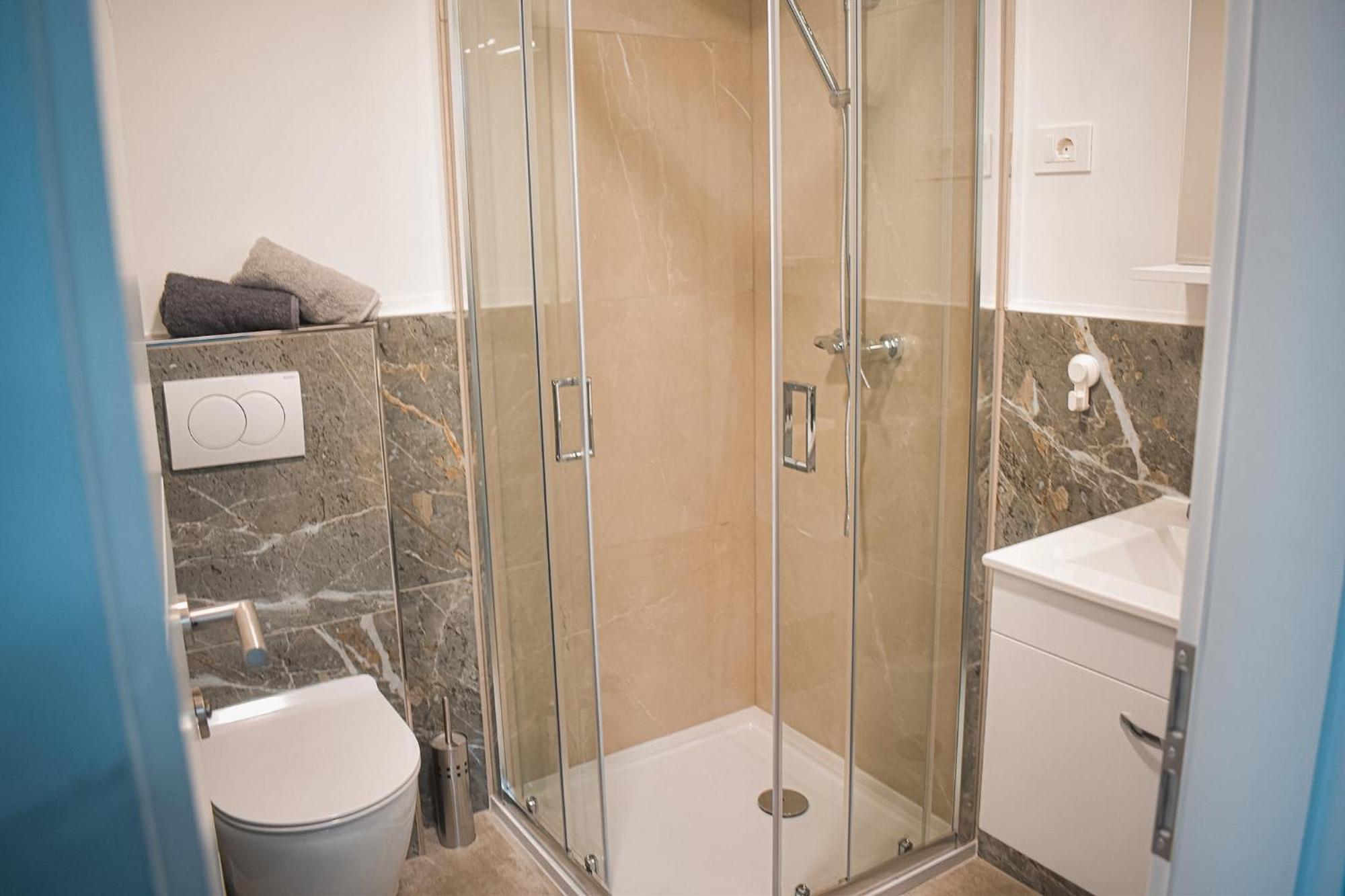 סיני Apartments Jelovic מראה חיצוני תמונה