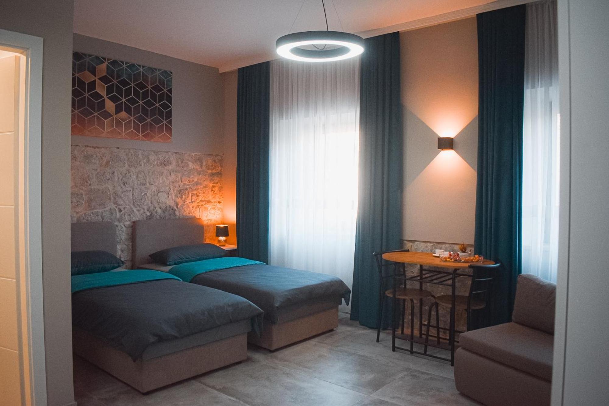 סיני Apartments Jelovic מראה חיצוני תמונה
